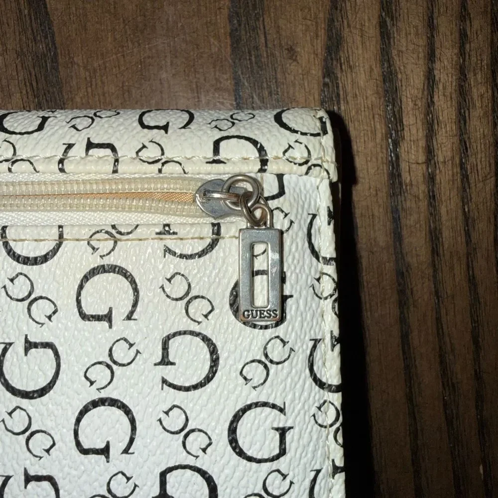 Guess Black and Cream Logo Card Holder